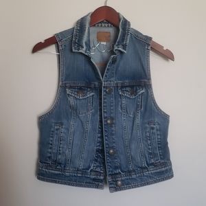 American Eagle Outfitters denim vest